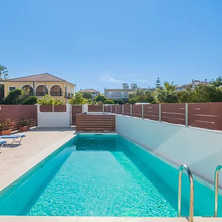 Splendid Zakynthos - 2 Bedrooms - Ocean Pool - Close To Amenities - Walking Distance To Beach *
